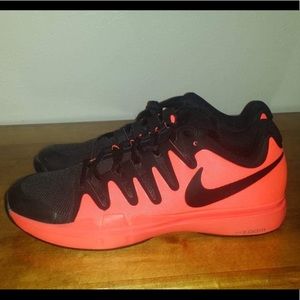 Men’s Nike Tennis Shoe